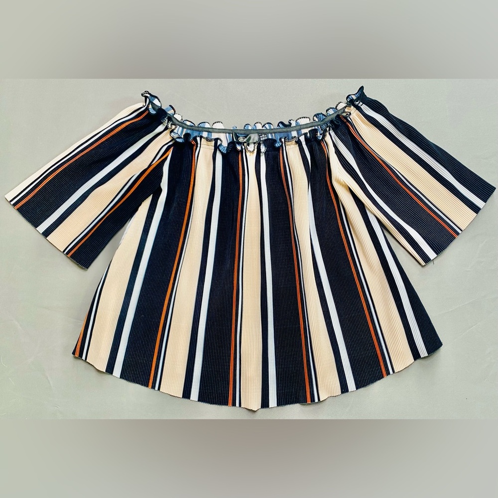 Off the shoulder striped top. Size US 4.